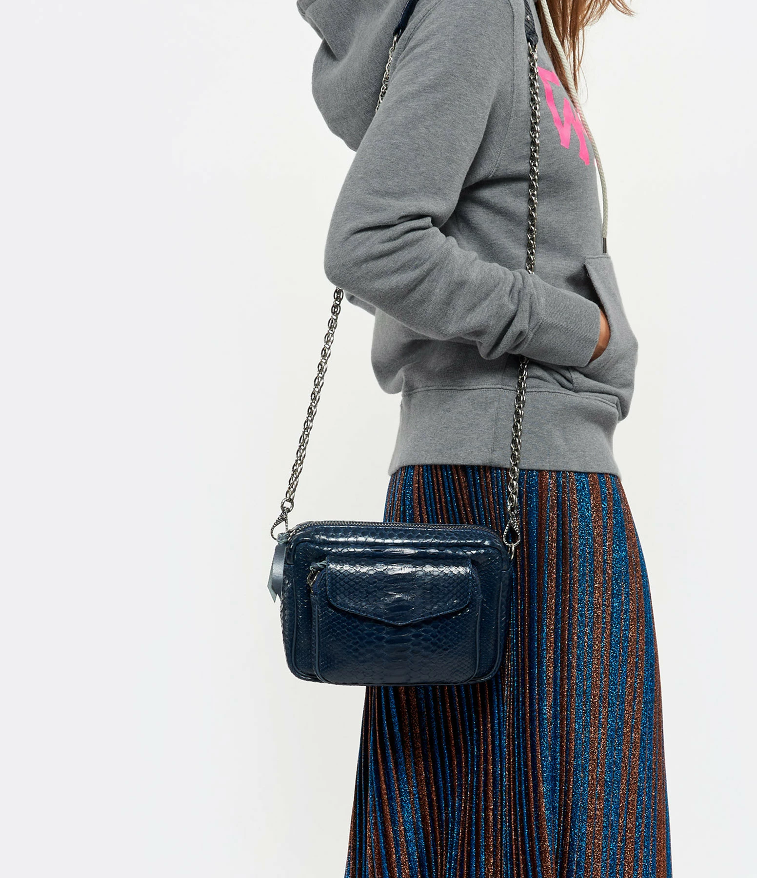 CLARIS VIROT Sac Charly Python Navy Argenté 7 CLARIS VIROT Sac Charly Python Navy Argenté – Image 5