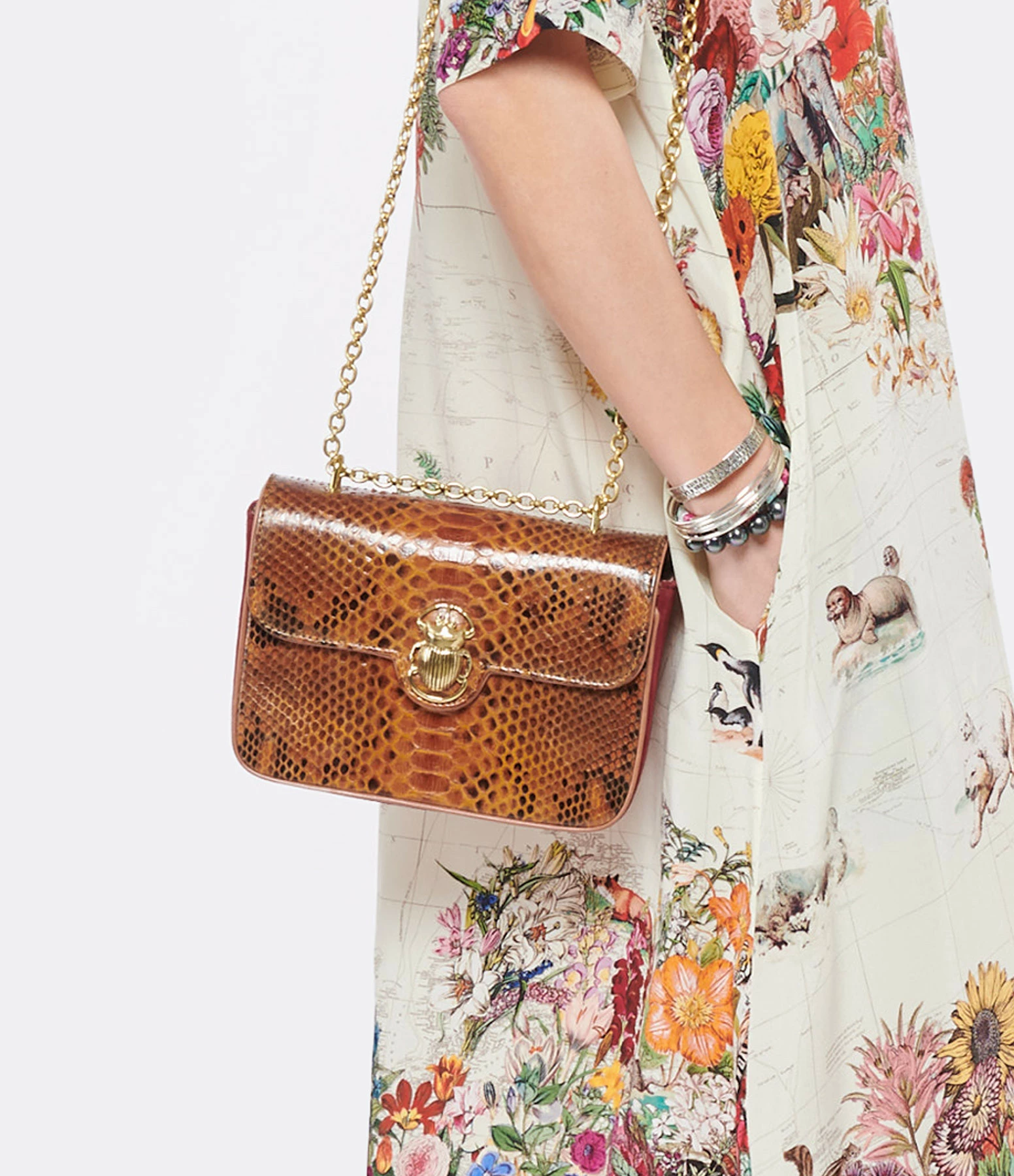 CLARIS VIROT Sac Ava Medium Python Moka Bordeaux 7 CLARIS VIROT Sac Ava Medium Python Moka Bordeaux – Image 5
