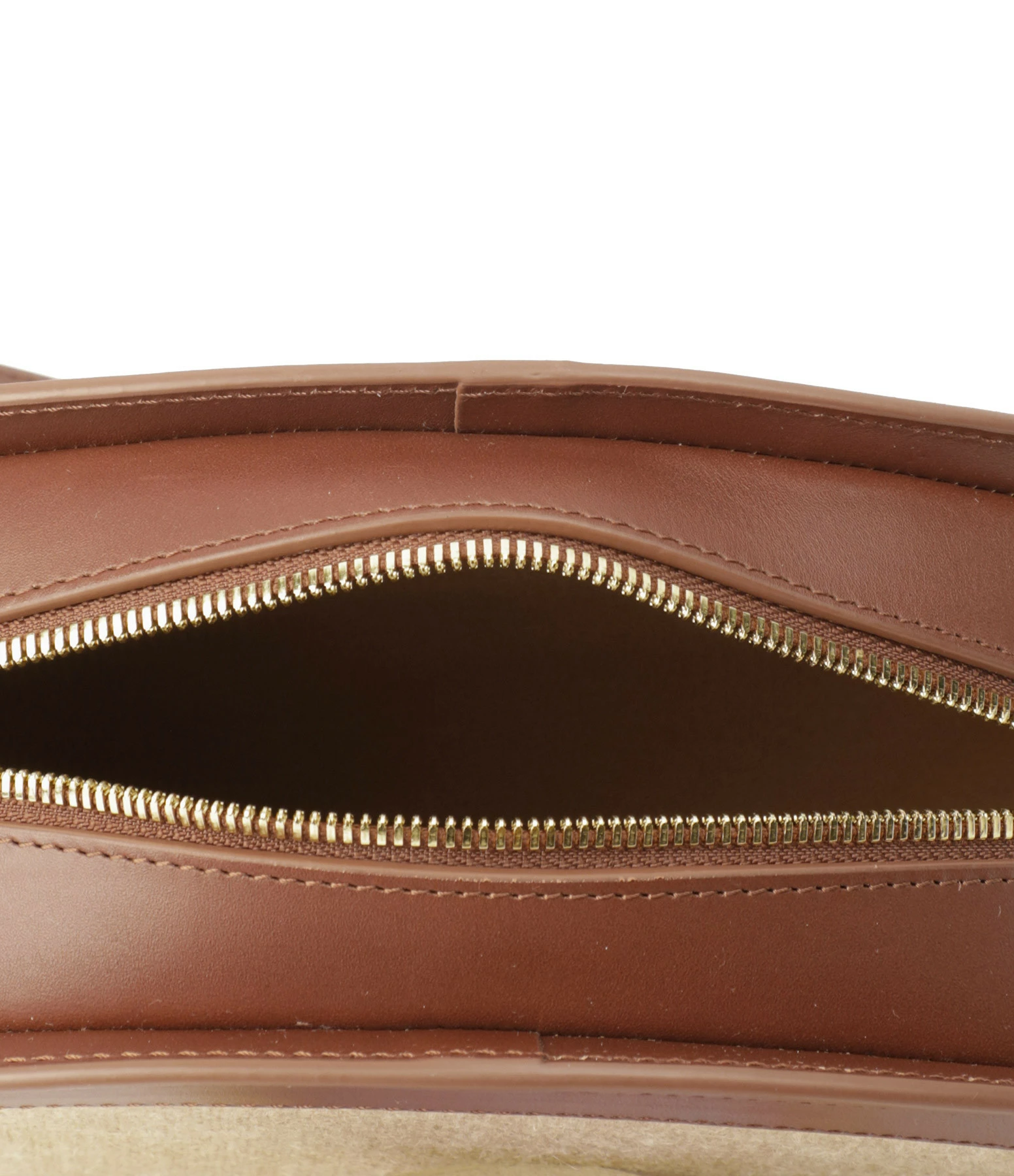 A.P.C. Sac Demi-Lune Cuir Noisette Beige 5 A.P.C. Sac Demi-Lune Cuir Noisette Beige – Image 3